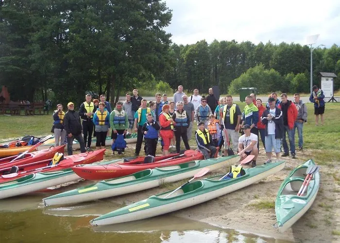 Dom Drewniany Na Kaszubach, Rzeka, Las, Pola, Niedaleko Jeziora
