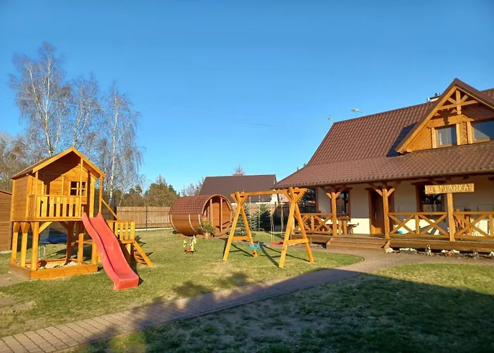 Dom Drewniany Na Kaszubach, Rzeka, Las, Pola, Niedaleko Jeziora *